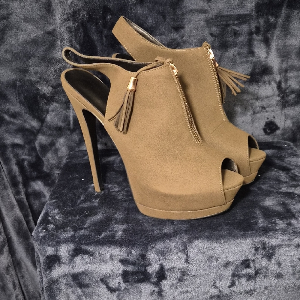 Elegant Olive Green Peep-Toe Stiletto Heels